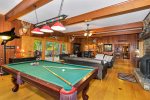 Colonel Weber`s has a hot tub, pool table, darts, sauna, yard games and more